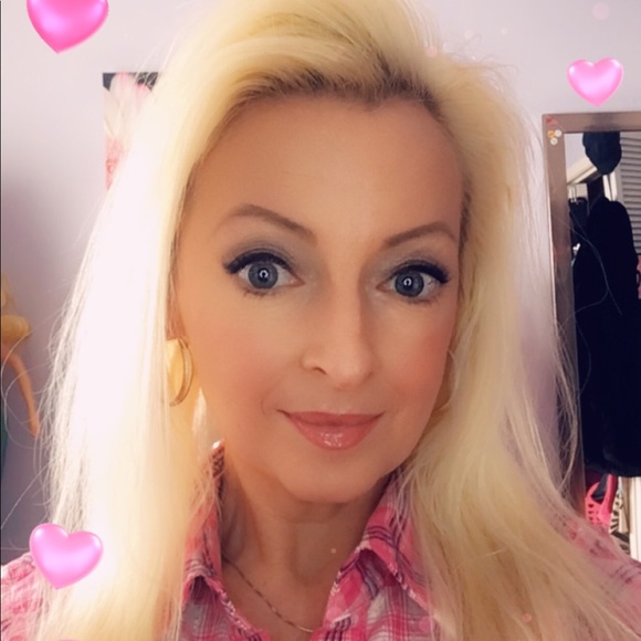 Meet your Posher, Heather - Picture 2 of 5